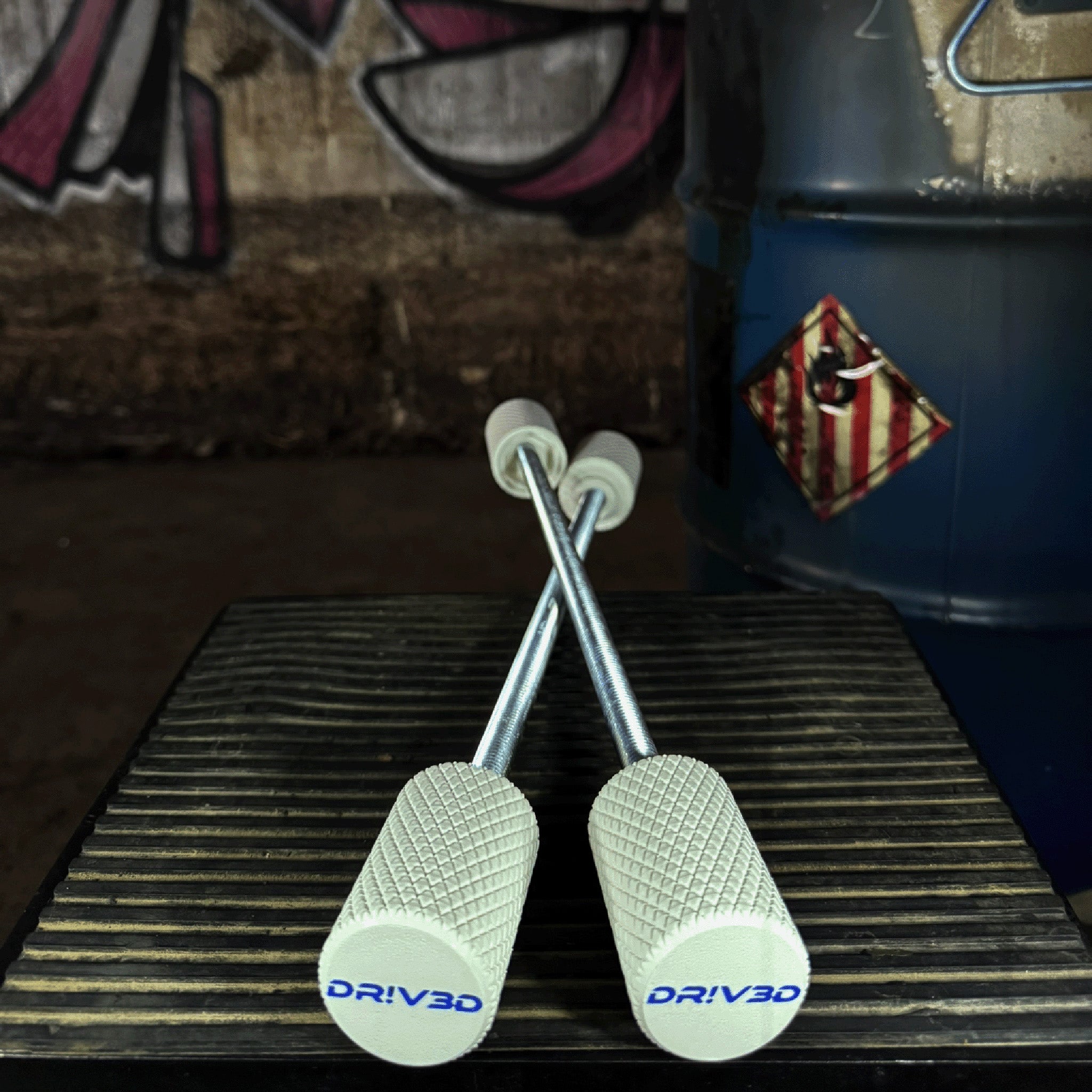 DRIV3D Stuntpegs – WEISS – Kompakte Axle Sliders (60 mm)